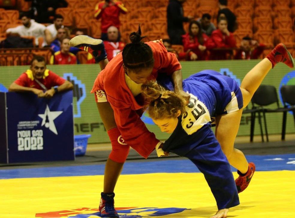 Sport - Sambo : un art martial dont est championne d'Europe la guyanaise Séphora Corcher